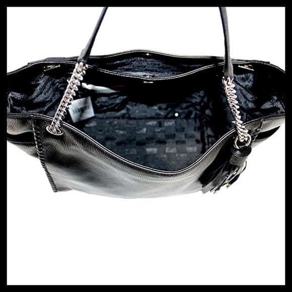 MICHAEL KORS Chelsea Large Leather Shoulder Tote Bag
Whipped Stitch Deta… - Picture 8 of 11